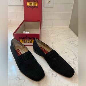 Vaneli Textured Black Flats- size 7N